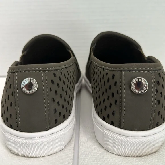 Steve Madden Women’s Wake slip on sneaker. Size 7M Olive Green color. - Picture 5 of 9